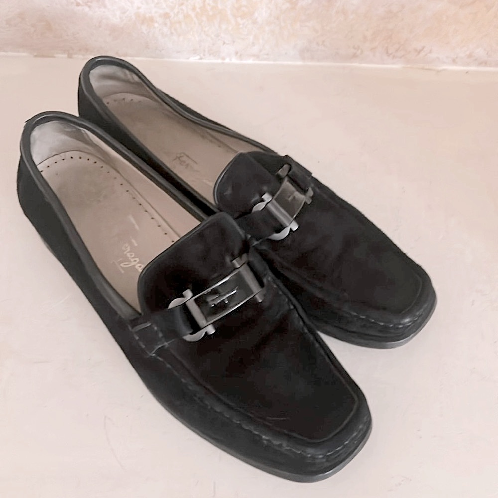Salvatore Ferragamo Black Suede Loafers Preppy Academia Italy Leather 8 Slip-Ons